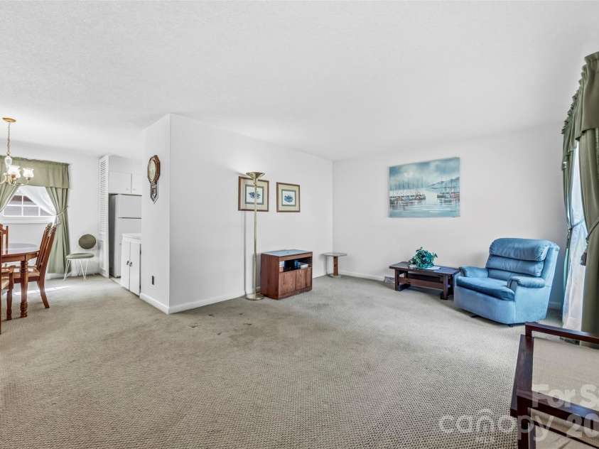 628 Sedgefield Street, Concord, NC 28025.  MLS# CAR4423342, YatesRealty ID 50136. 