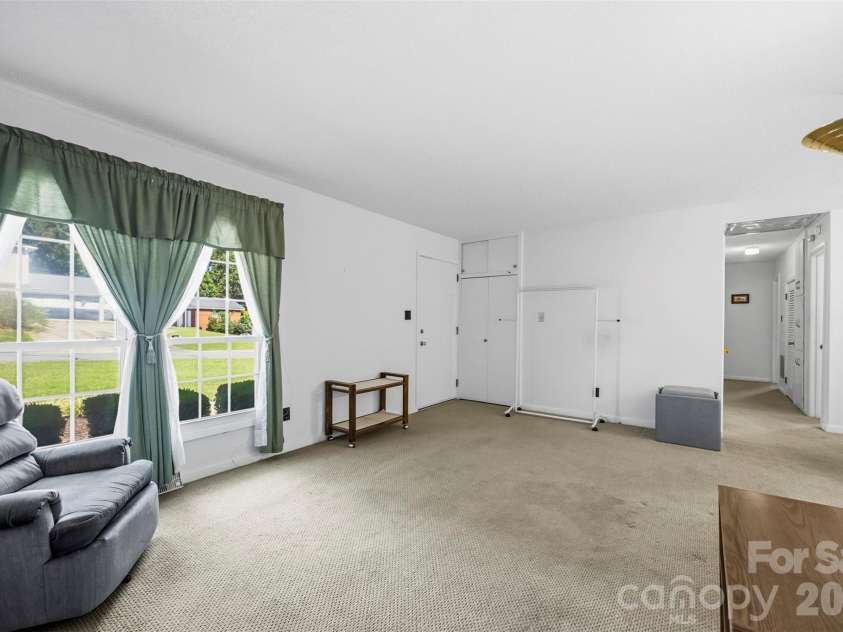 628 Sedgefield Street, Concord, NC 28025.  MLS# CAR4423342, YatesRealty ID 50136. 