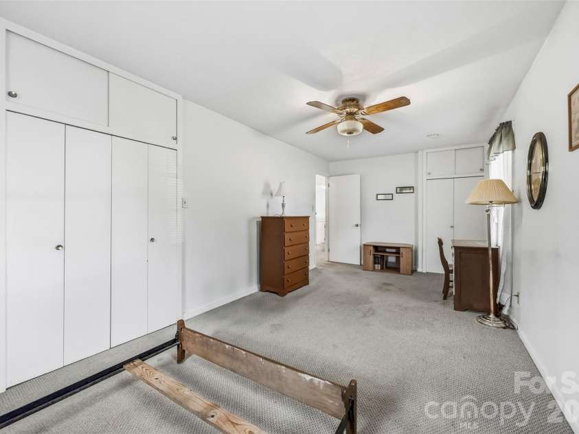 628 Sedgefield Street, Concord, NC 28025.  MLS# CAR4423342, YatesRealty ID 50136. 