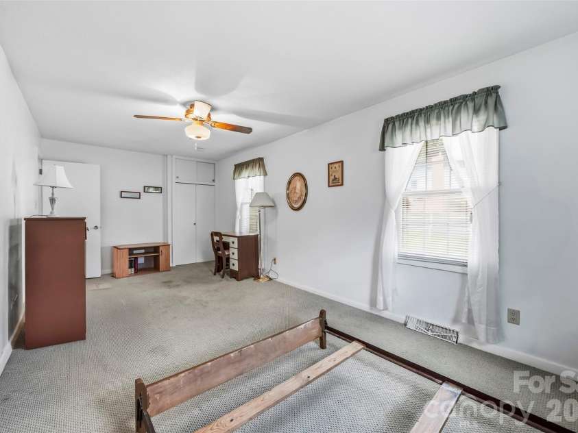 628 Sedgefield Street, Concord, NC 28025.  MLS# CAR4423342, YatesRealty ID 50136. 