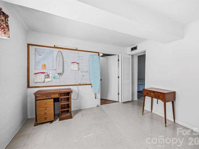 628 Sedgefield Street, Concord, NC 28025.  MLS# CAR4423342, YatesRealty ID 50136. 