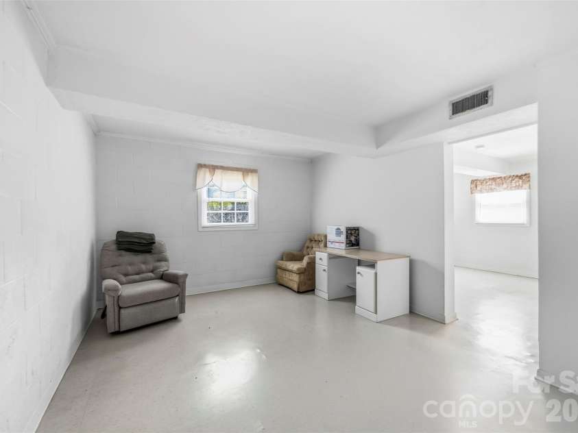 628 Sedgefield Street, Concord, NC 28025.  MLS# CAR4423342, YatesRealty ID 50136. 