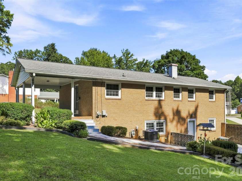 628 Sedgefield Street, Concord, NC 28025.  MLS# CAR4423342, YatesRealty ID 50136. 