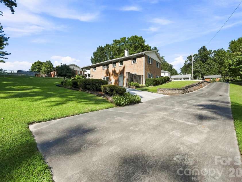 628 Sedgefield Street, Concord, NC 28025.  MLS# CAR4423342, YatesRealty ID 50136. 