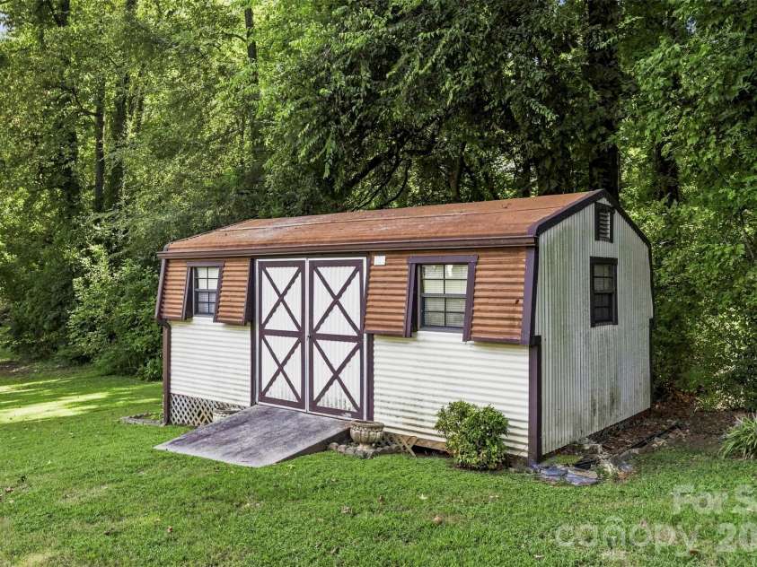 628 Sedgefield Street, Concord, NC 28025.  MLS# CAR4423342, YatesRealty ID 50136. 