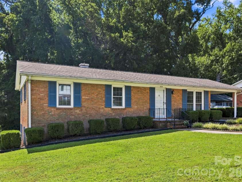 628 Sedgefield Street, Concord, NC 28025.  MLS# CAR4423342, YatesRealty ID 50136. 