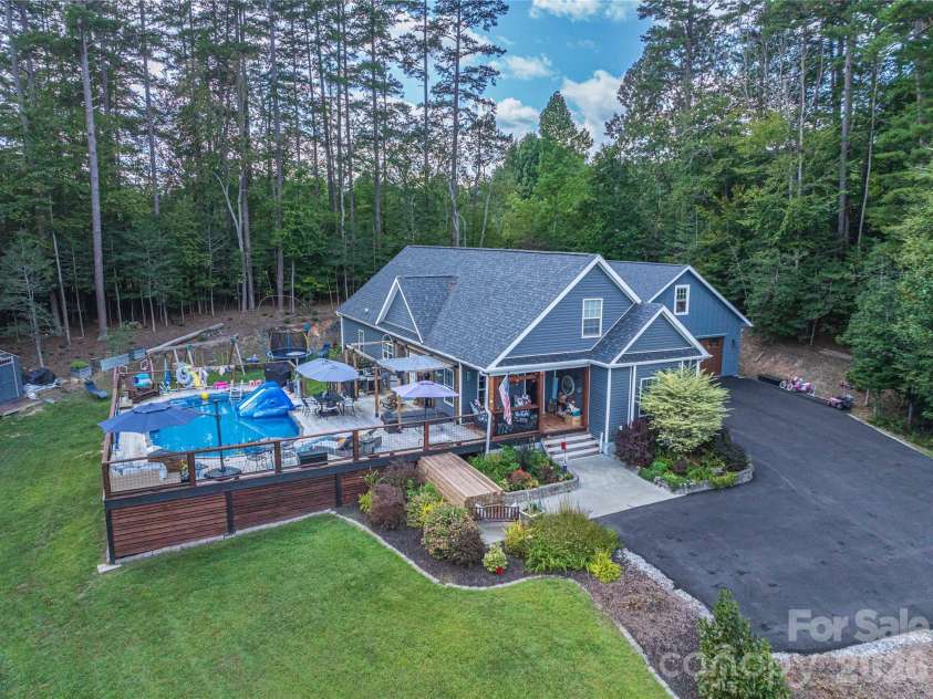 212 Sunset Ridge Drive, Etowah, NC 28729.  MLS# CAR4423280, YatesRealty ID 50137. 