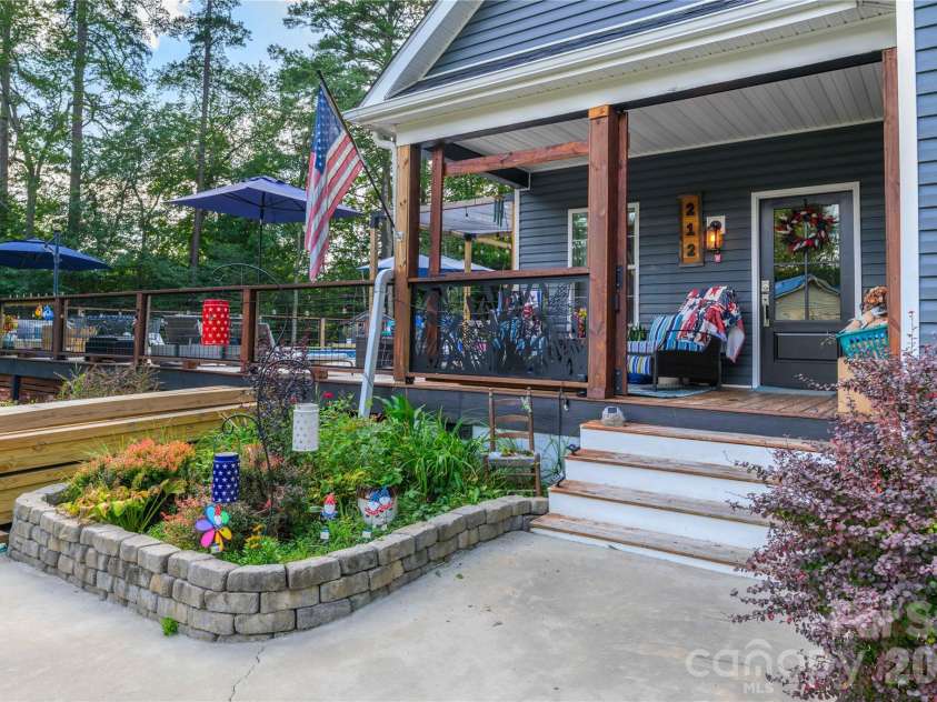 212 Sunset Ridge Drive, Etowah, NC 28729.  MLS# CAR4423280, YatesRealty ID 50137. 