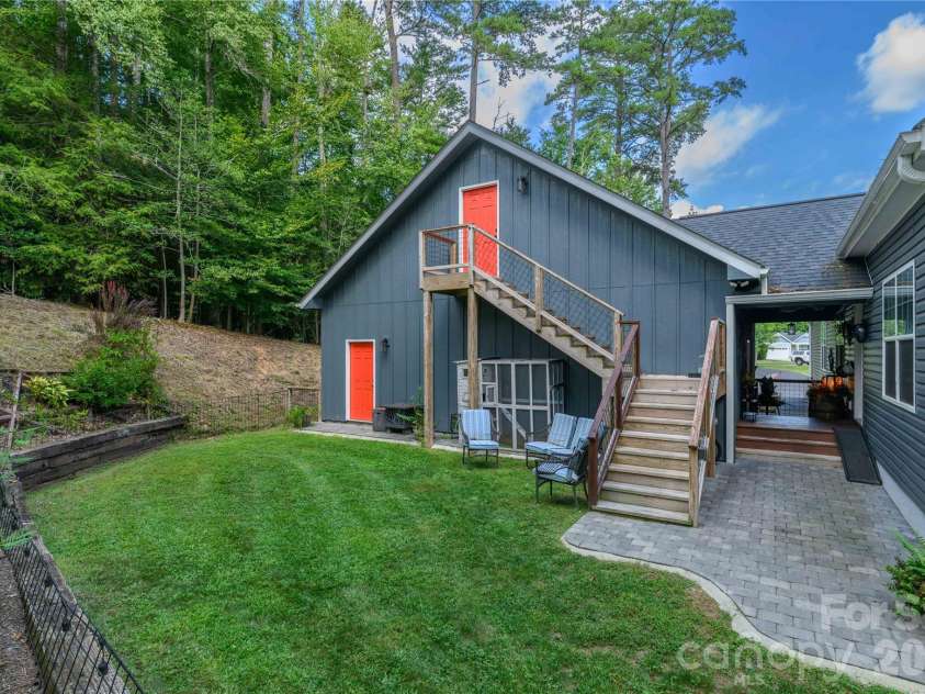 212 Sunset Ridge Drive, Etowah, NC 28729.  MLS# CAR4423280, YatesRealty ID 50137. 