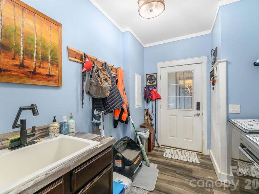 212 Sunset Ridge Drive, Etowah, NC 28729.  MLS# CAR4423280, YatesRealty ID 50137. 