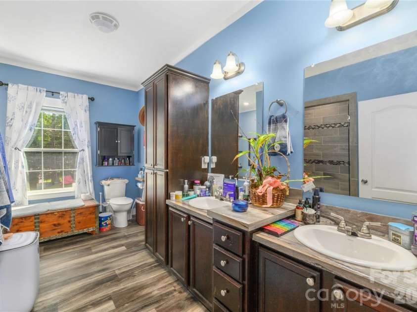 212 Sunset Ridge Drive, Etowah, NC 28729.  MLS# CAR4423280, YatesRealty ID 50137. 