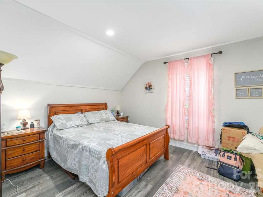 212 Sunset Ridge Drive, Etowah, NC 28729.  MLS# CAR4423280, YatesRealty ID 50137. 