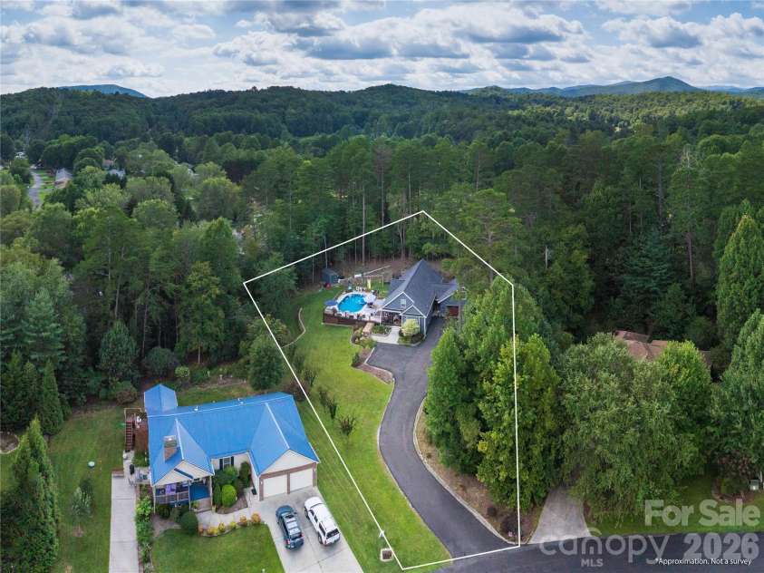 212 Sunset Ridge Drive, Etowah, NC 28729.  MLS# CAR4423280, YatesRealty ID 50137. 