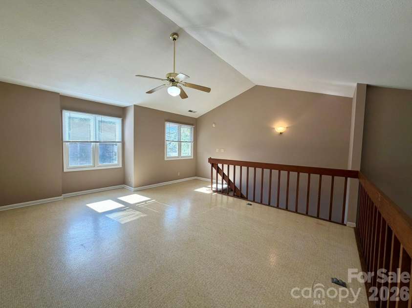 22 Willow Tree Run, Asheville, NC 28803.  MLS# CAR4423602, YatesRealty ID 50138. 