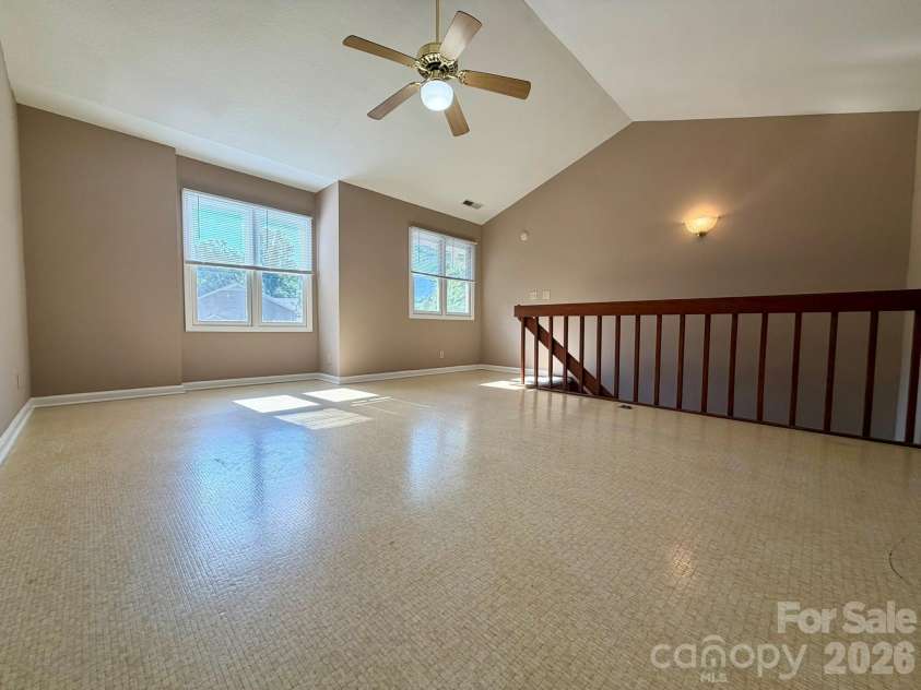 22 Willow Tree Run, Asheville, NC 28803.  MLS# CAR4423602, YatesRealty ID 50138. 