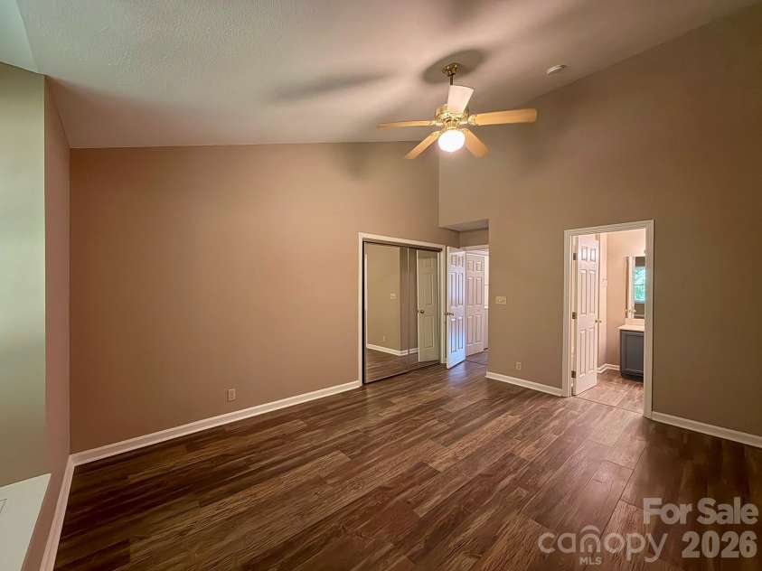 22 Willow Tree Run, Asheville, NC 28803.  MLS# CAR4423602, YatesRealty ID 50138. 