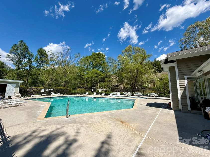 22 Willow Tree Run, Asheville, NC 28803.  MLS# CAR4423602, YatesRealty ID 50138. 