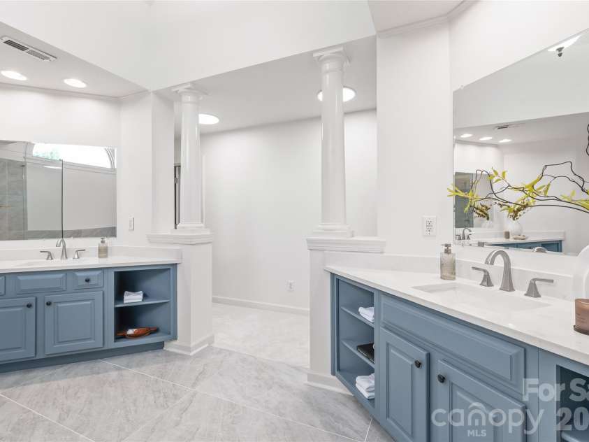 17125 Laurel Walk Court, Charlotte, NC 28277.  MLS# CAR4423584, YatesRealty ID 50139. 