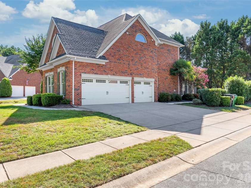17125 Laurel Walk Court, Charlotte, NC 28277.  MLS# CAR4423584, YatesRealty ID 50139. 