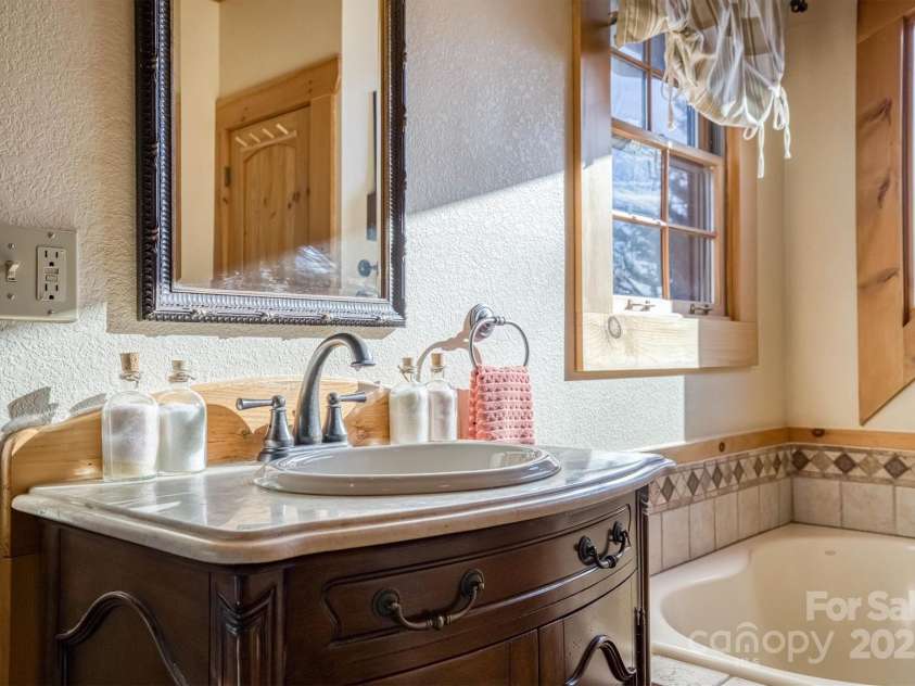 1186 Grandview Peaks Drive, Nebo, NC 28761.  MLS# CAR4215417, YatesRealty ID 5014. 