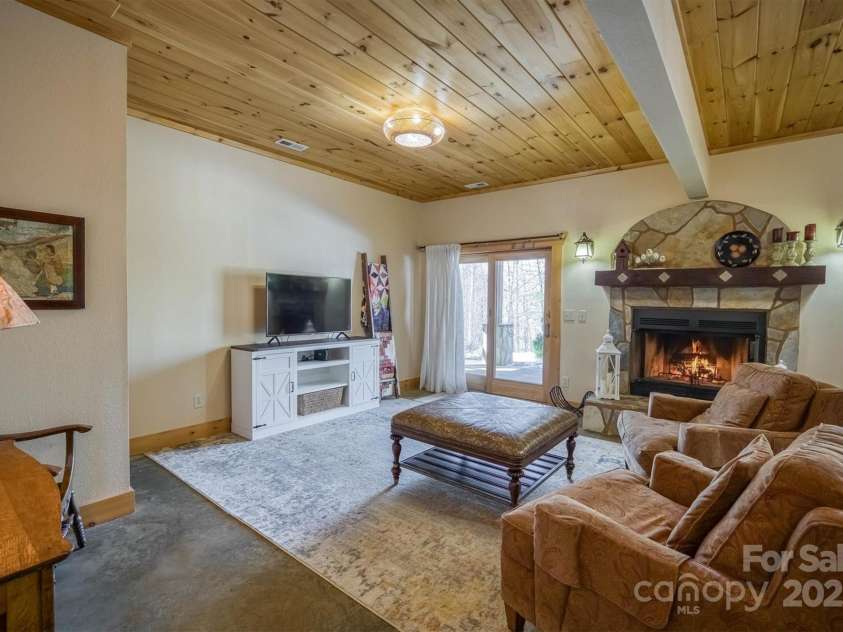 1186 Grandview Peaks Drive, Nebo, NC 28761.  MLS# CAR4215417, YatesRealty ID 5014. 