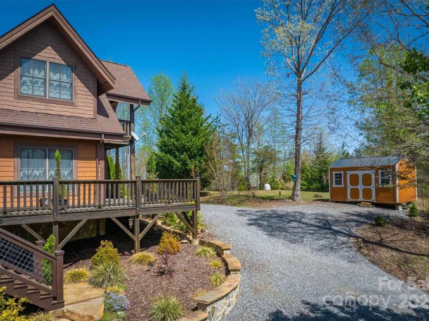 1186 Grandview Peaks Drive, Nebo, NC 28761.  MLS# CAR4215417, YatesRealty ID 5014. 