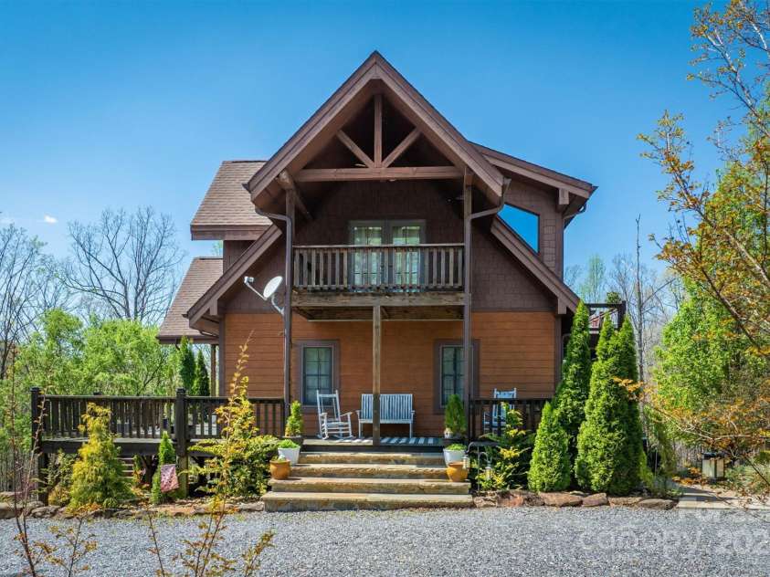 1186 Grandview Peaks Drive, Nebo, NC 28761.  MLS# CAR4215417, YatesRealty ID 5014. 