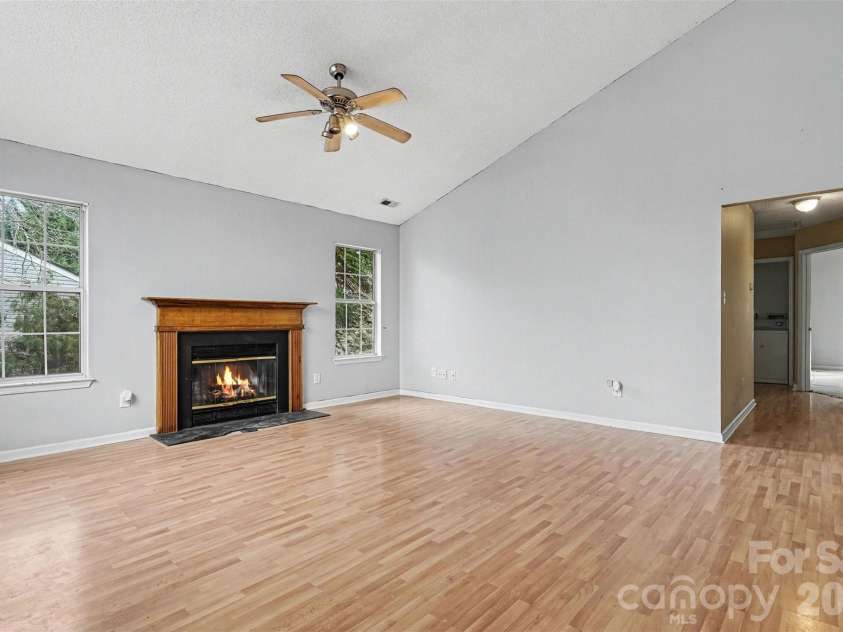 7821 Royce Hall Lane, Charlotte, NC 28216.  MLS# CAR4340507, YatesRealty ID 5014. 