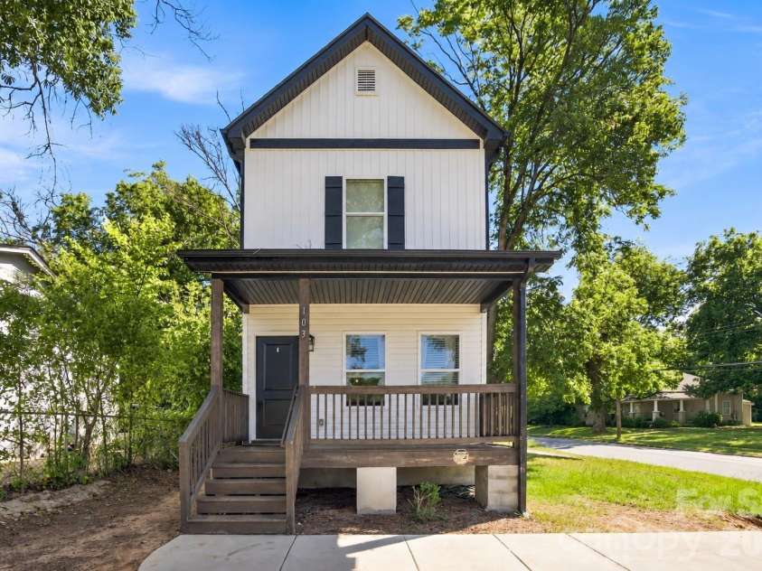 103 Pleasant Hill Street, Lancaster, SC 29720.  MLS# CAR4423465, YatesRealty ID 50141. 