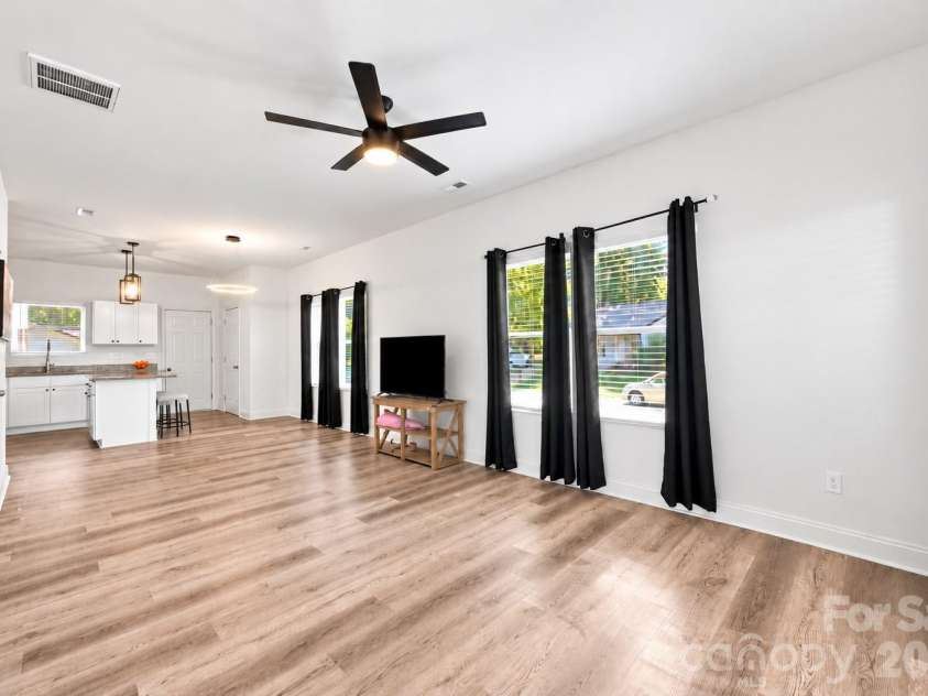 103 Pleasant Hill Street, Lancaster, SC 29720.  MLS# CAR4423465, YatesRealty ID 50141. 