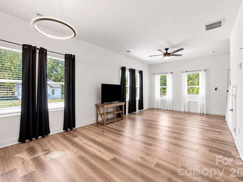 103 Pleasant Hill Street, Lancaster, SC 29720.  MLS# CAR4423465, YatesRealty ID 50141. 
