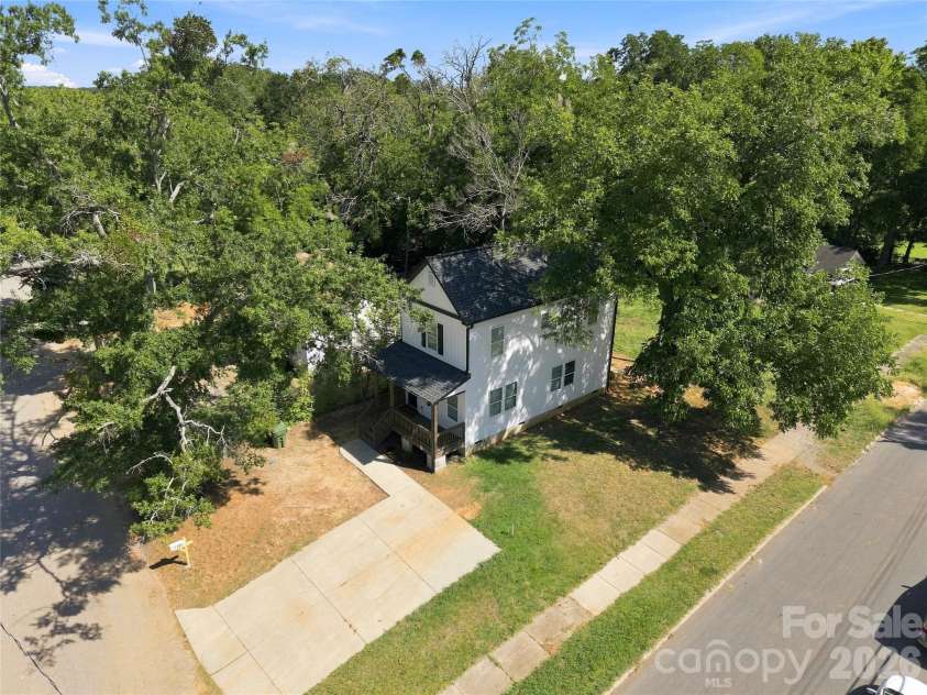 103 Pleasant Hill Street, Lancaster, SC 29720.  MLS# CAR4423465, YatesRealty ID 50141. 