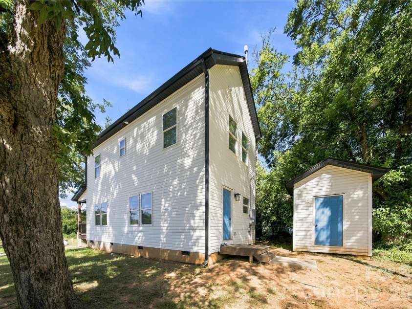 103 Pleasant Hill Street, Lancaster, SC 29720.  MLS# CAR4423465, YatesRealty ID 50141. 
