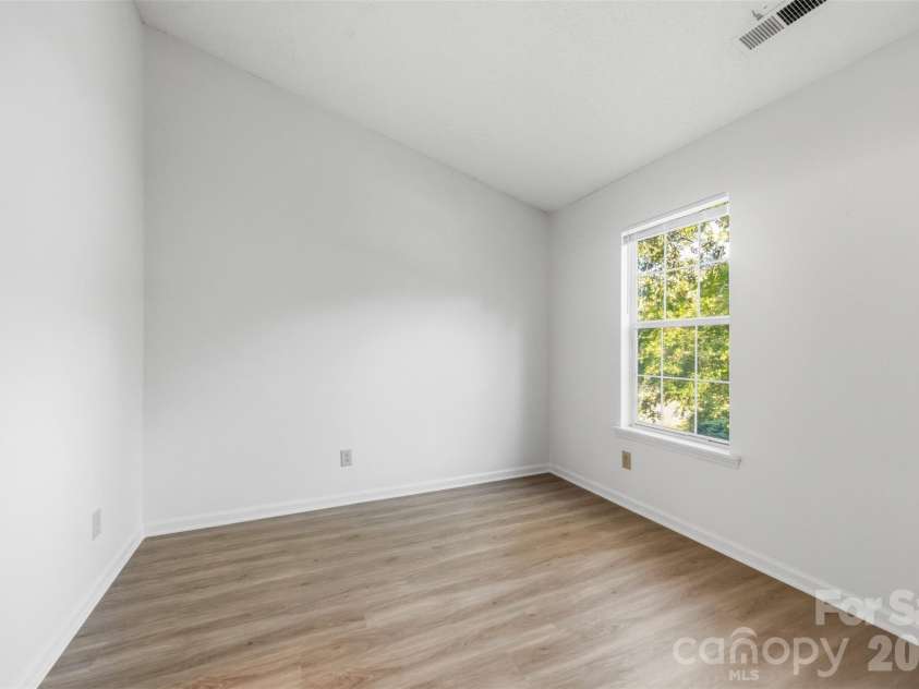 8112 Circle Tree Lane, Charlotte, NC 28277.  MLS# CAR4423668, YatesRealty ID 50143. 2 of 2 primary bedrooms.