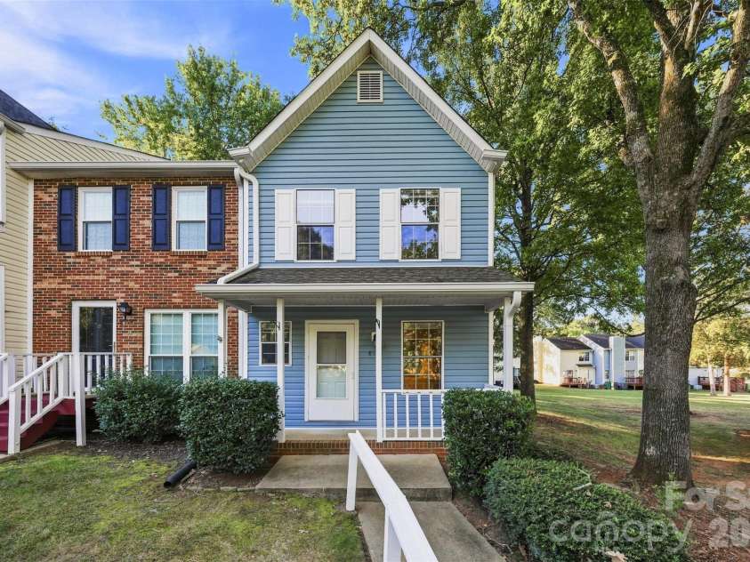 8112 Circle Tree Lane, Charlotte, NC 28277.  MLS# CAR4423668, YatesRealty ID 50143. Welcome home!