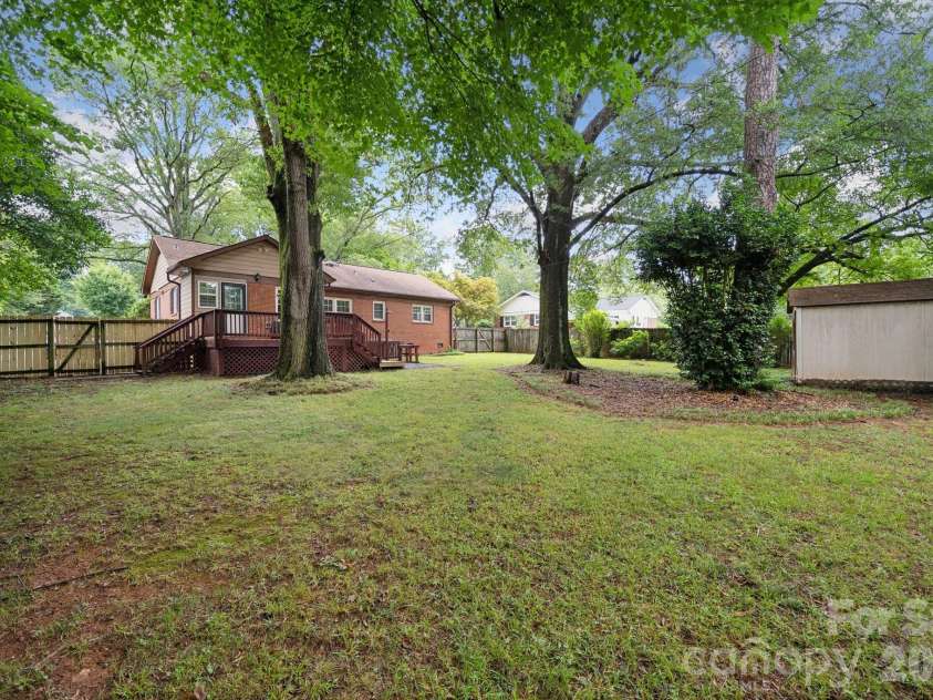 1818 Woodland Drive, Charlotte, NC 28205.  MLS# CAR4423270, YatesRealty ID 50144. 