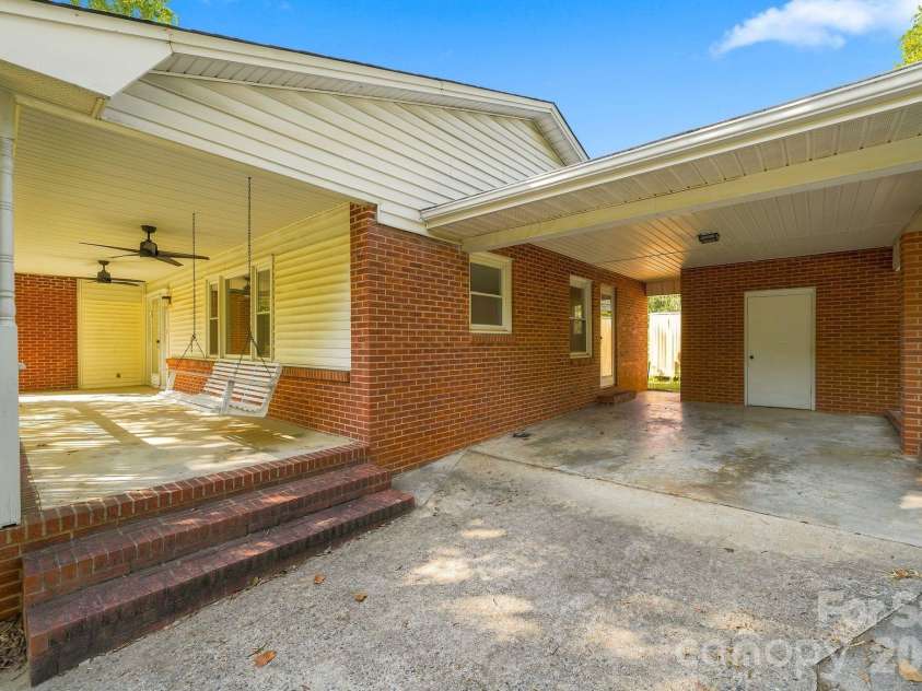 101 Reading Street, York, SC 29745.  MLS# CAR4422873, YatesRealty ID 50146. 