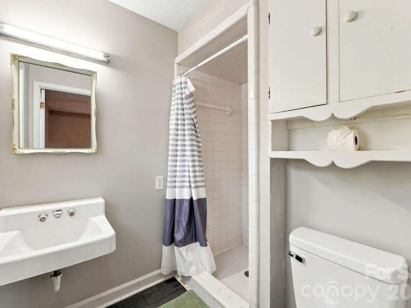 101 Reading Street, York, SC 29745.  MLS# CAR4422873, YatesRealty ID 50146. 