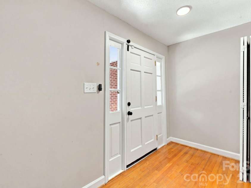 101 Reading Street, York, SC 29745.  MLS# CAR4422873, YatesRealty ID 50146. 