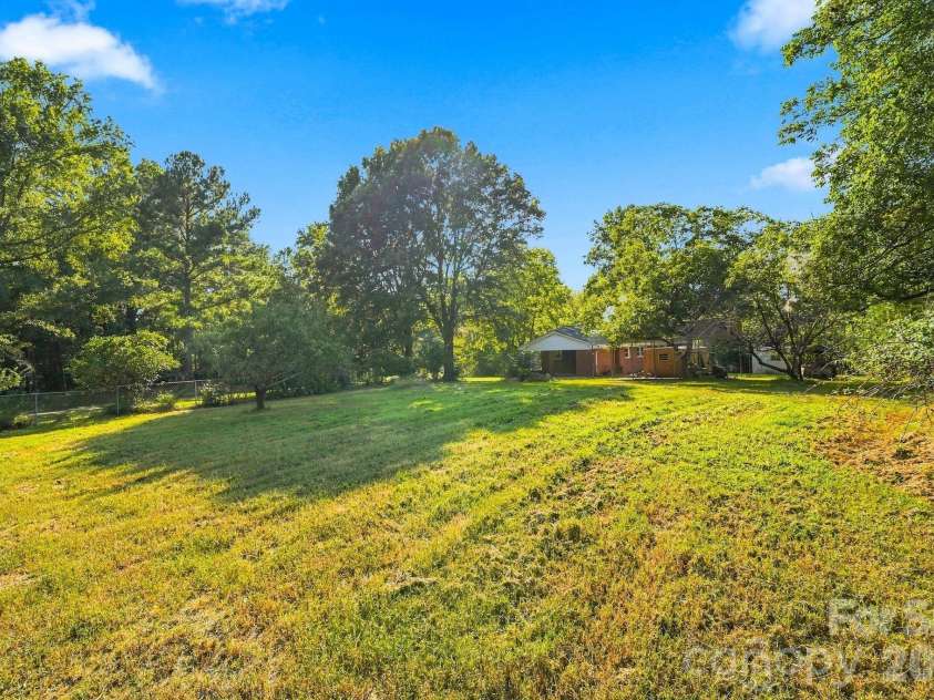 101 Reading Street, York, SC 29745.  MLS# CAR4422873, YatesRealty ID 50146. 