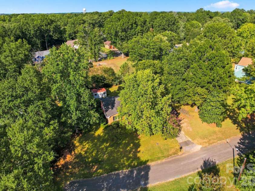 101 Reading Street, York, SC 29745.  MLS# CAR4422873, YatesRealty ID 50146. 