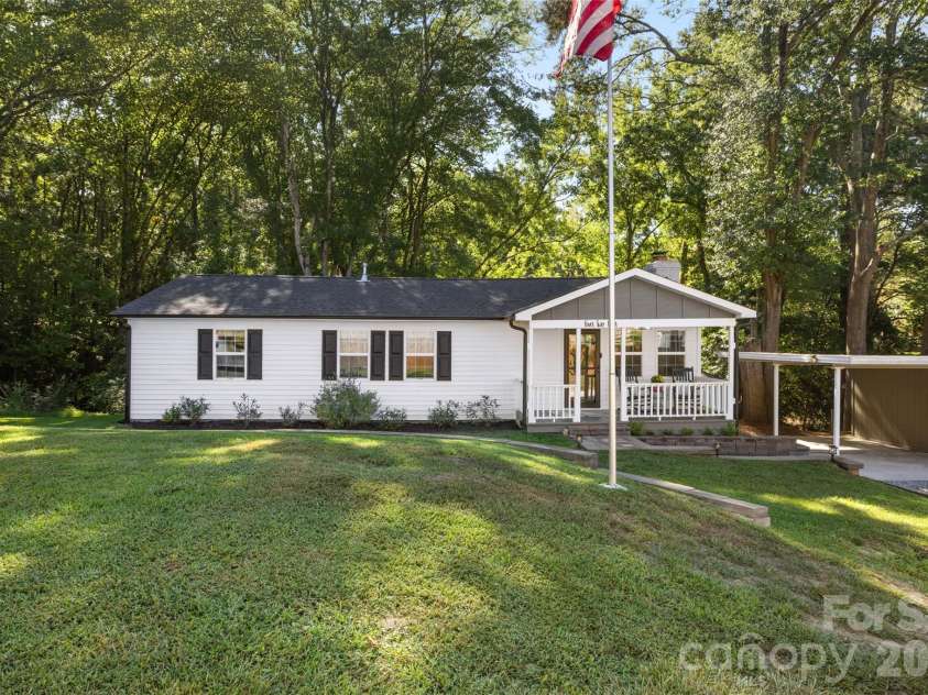 424 Arbor Drive, Waxhaw, NC 28173.  MLS# CAR4423149, YatesRealty ID 50147. 