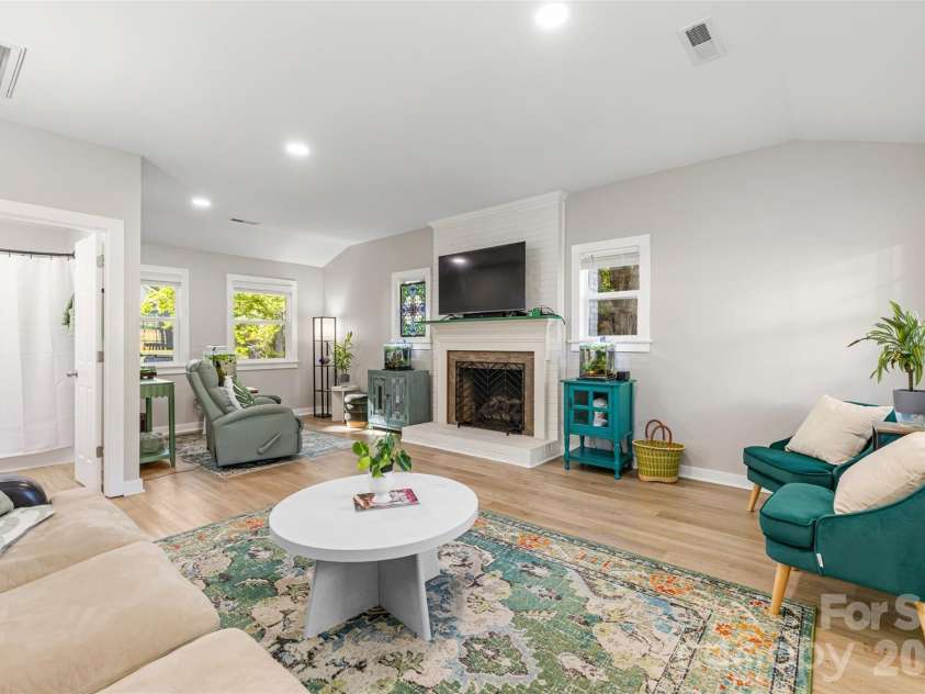 424 Arbor Drive, Waxhaw, NC 28173.  MLS# CAR4423149, YatesRealty ID 50147. 