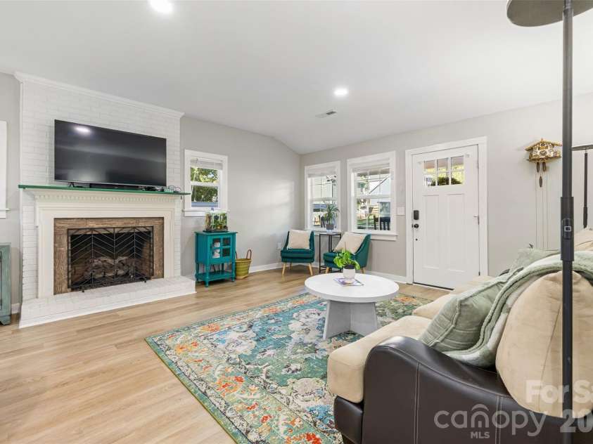 424 Arbor Drive, Waxhaw, NC 28173.  MLS# CAR4423149, YatesRealty ID 50147. 