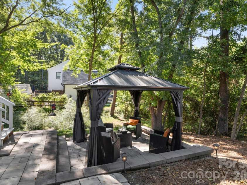 424 Arbor Drive, Waxhaw, NC 28173.  MLS# CAR4423149, YatesRealty ID 50147. 
