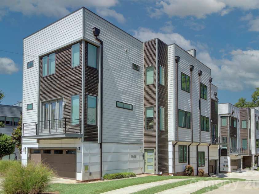 914 Westbrook Drive, Charlotte, NC 28202.  MLS# CAR4422304, YatesRealty ID 50149. 