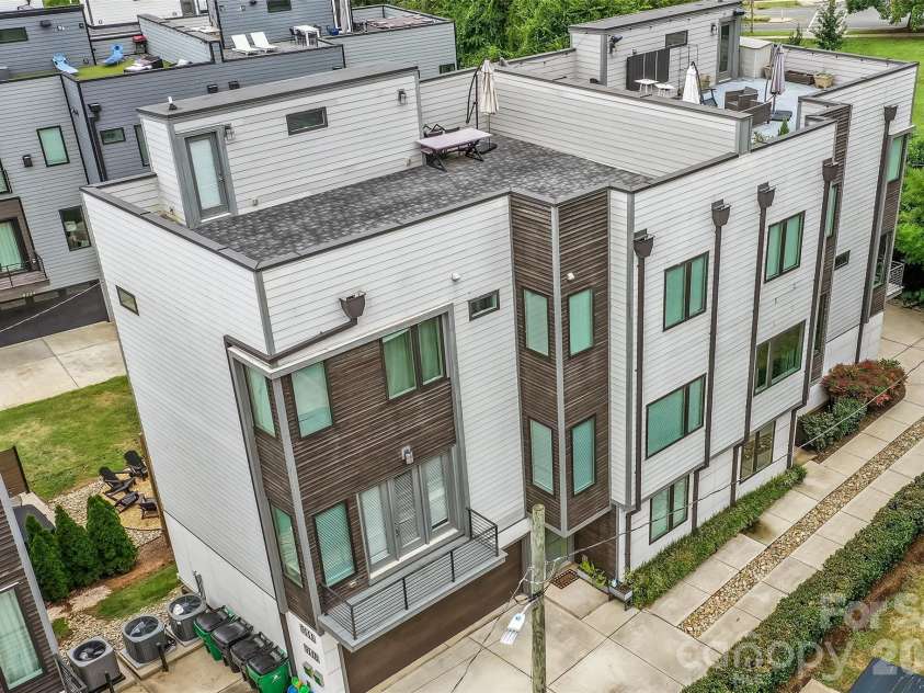 914 Westbrook Drive, Charlotte, NC 28202.  MLS# CAR4422304, YatesRealty ID 50149. 