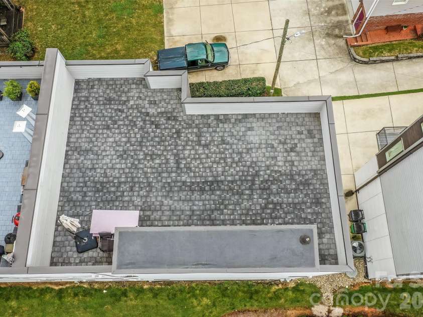914 Westbrook Drive, Charlotte, NC 28202.  MLS# CAR4422304, YatesRealty ID 50149. 