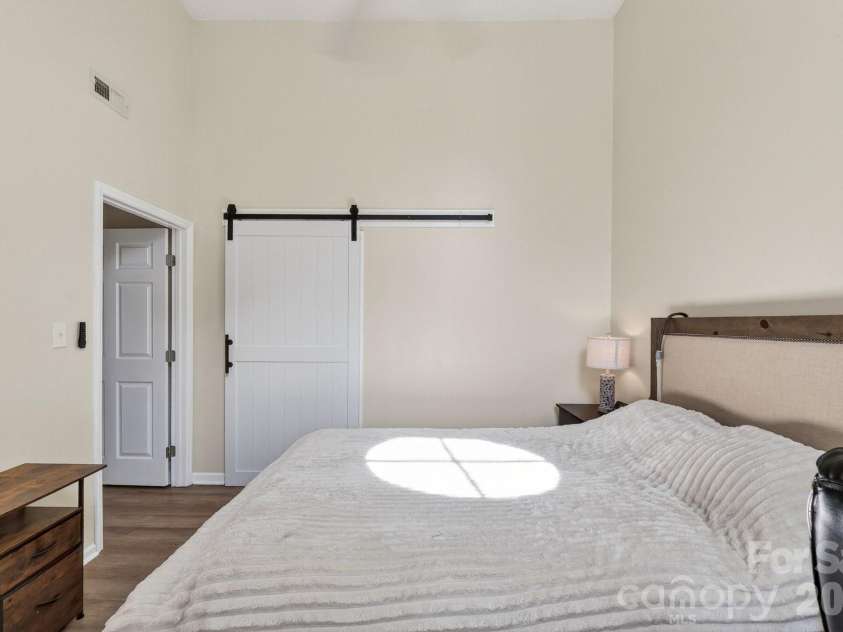 345 Northwest Drive, Davidson, NC 28036.  MLS# CAR4351722, YatesRealty ID 5015. 
