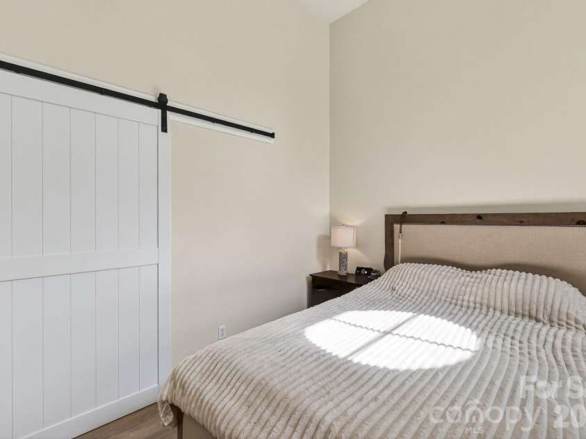 345 Northwest Drive, Davidson, NC 28036.  MLS# CAR4351722, YatesRealty ID 5015. 